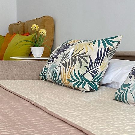 Studio With Access To The Garden. Open Pool. Beach Very Close. Wifi & Netflix Free Apartment Benalmadena Bagian luar foto