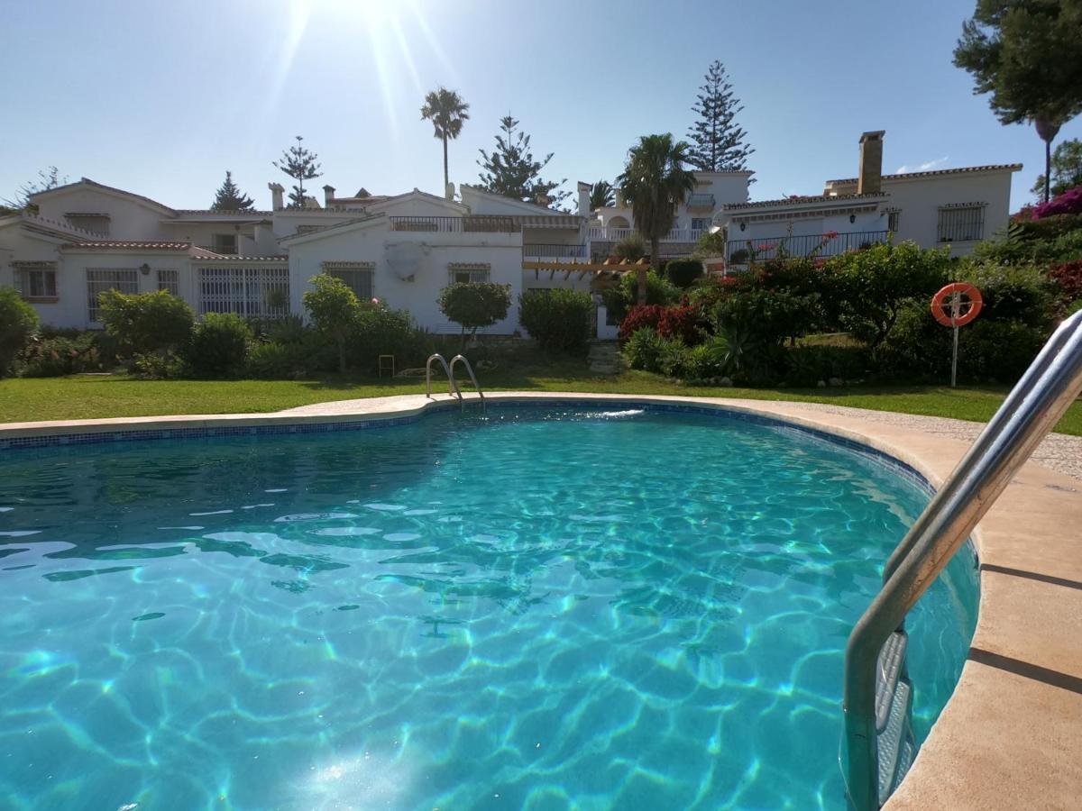 Studio With Access To The Garden. Open Pool. Beach Very Close. Wifi & Netflix Free Apartment Benalmadena Bagian luar foto
