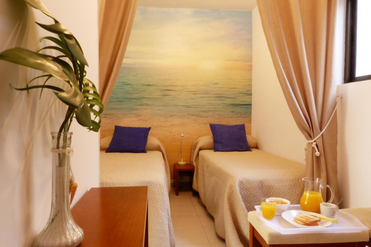 Studio With Access To The Garden. Open Pool. Beach Very Close. Wifi & Netflix Free Apartment Benalmadena Bagian luar foto