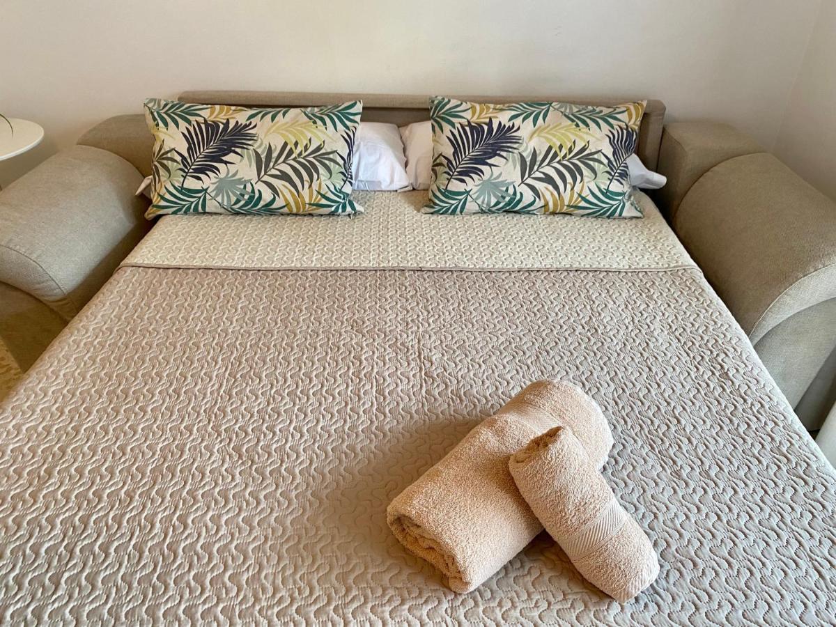 Studio With Access To The Garden. Open Pool. Beach Very Close. Wifi & Netflix Free Apartment Benalmadena Bagian luar foto