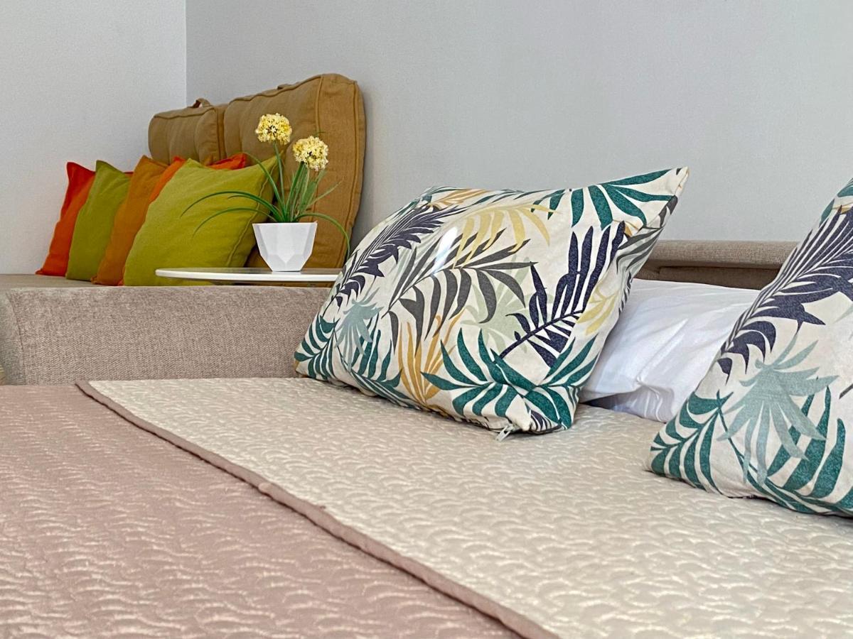 Studio With Access To The Garden. Open Pool. Beach Very Close. Wifi & Netflix Free Apartment Benalmadena Bagian luar foto