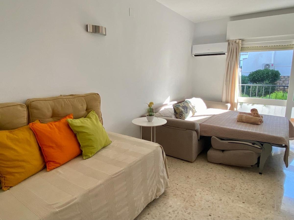 Studio With Access To The Garden. Open Pool. Beach Very Close. Wifi & Netflix Free Apartment Benalmadena Bagian luar foto